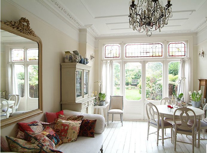 A modern interior design based on the Edwardian style