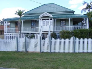 Basic Queenslander, largely symmetrical